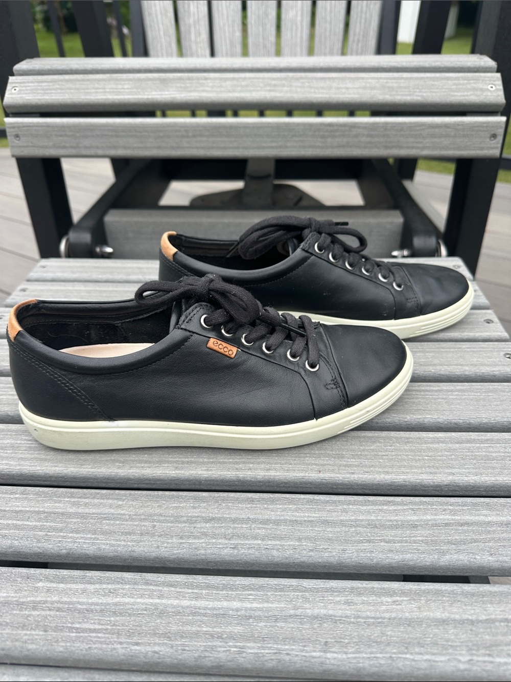 ecco Black Leather Low-Top Sneakers with tan heel tab for nice contrast - Picture 6 of 7